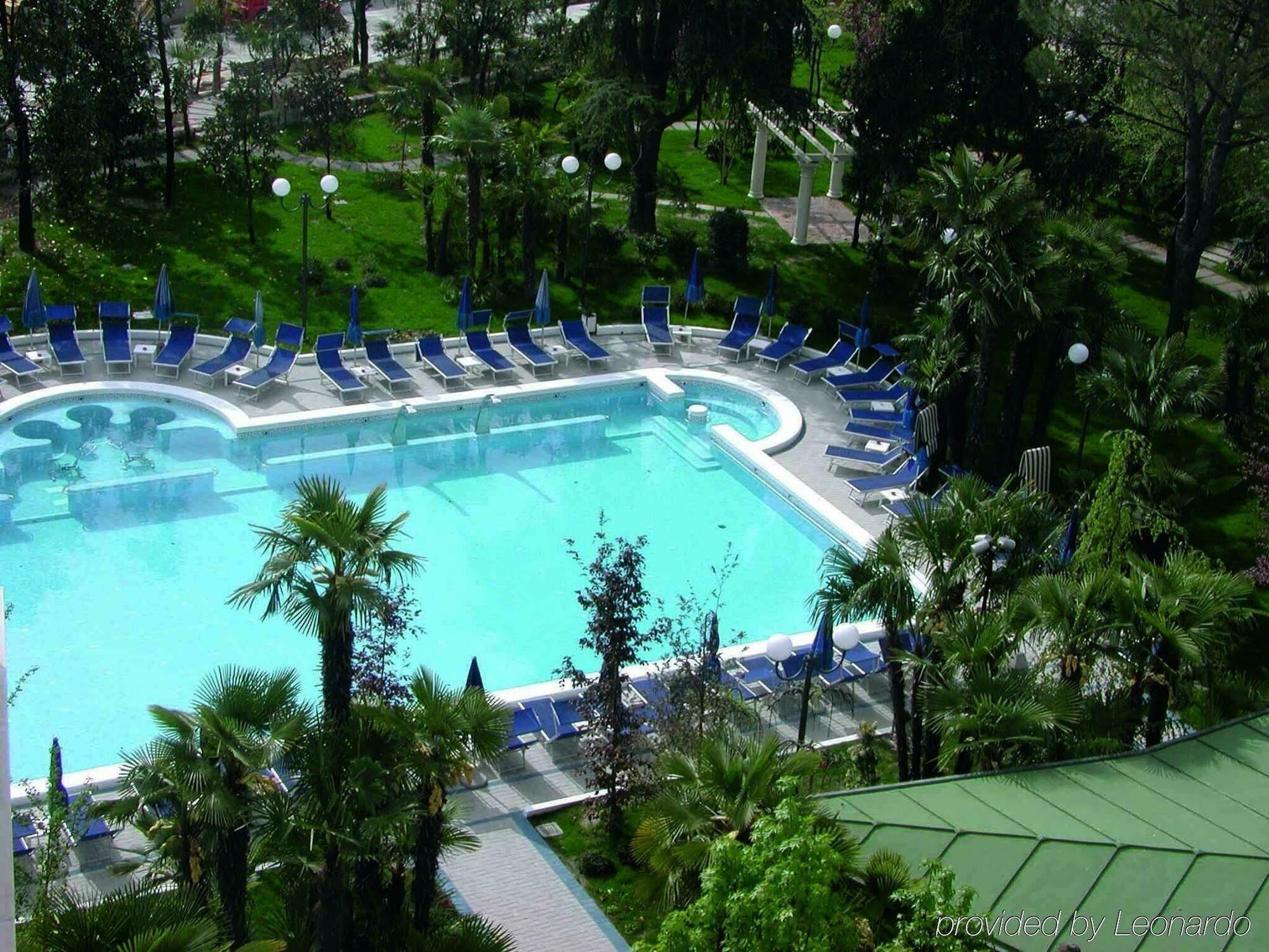 Grand Hotel Trieste & Victoria Abano Terme Fasiliteter bilde The swimming pool